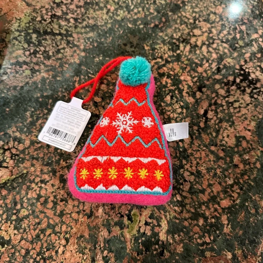 WONDERSHOP Assorted Holiday Ornaments Gift Tags With Green Basket